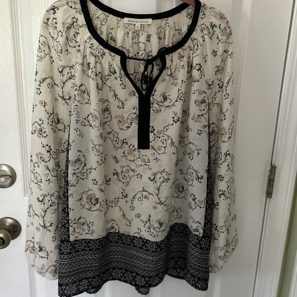 Daniel Rainn Cream and Black Floral Border Peasant Blouse